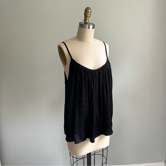 NWT Evereve Allison Joy Brynn Pleated Cami XL Black Flowy Lightweight Neutral - Picture 6 of 12